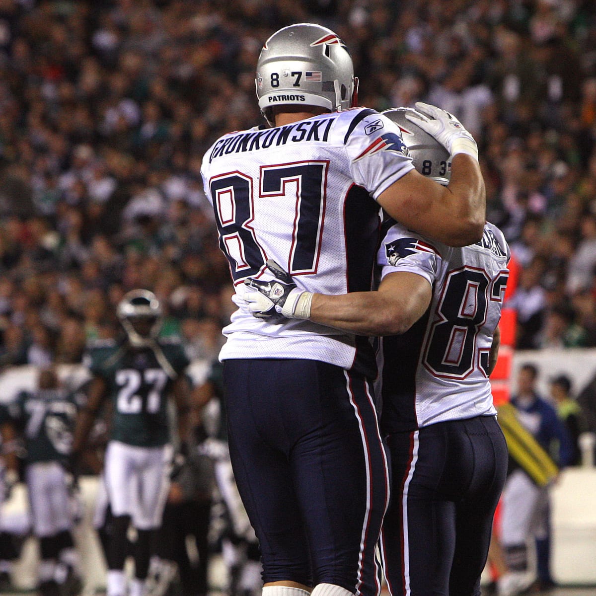 Tom Brady would be welcomed back to Patriots with 'all open arms,' says Rob  Gronkowski