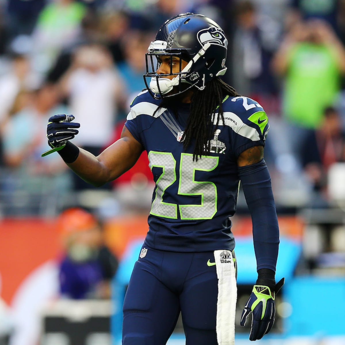 Richard Sherman Super Bowl Performance Criticized by Darrelle Revis, Twitter