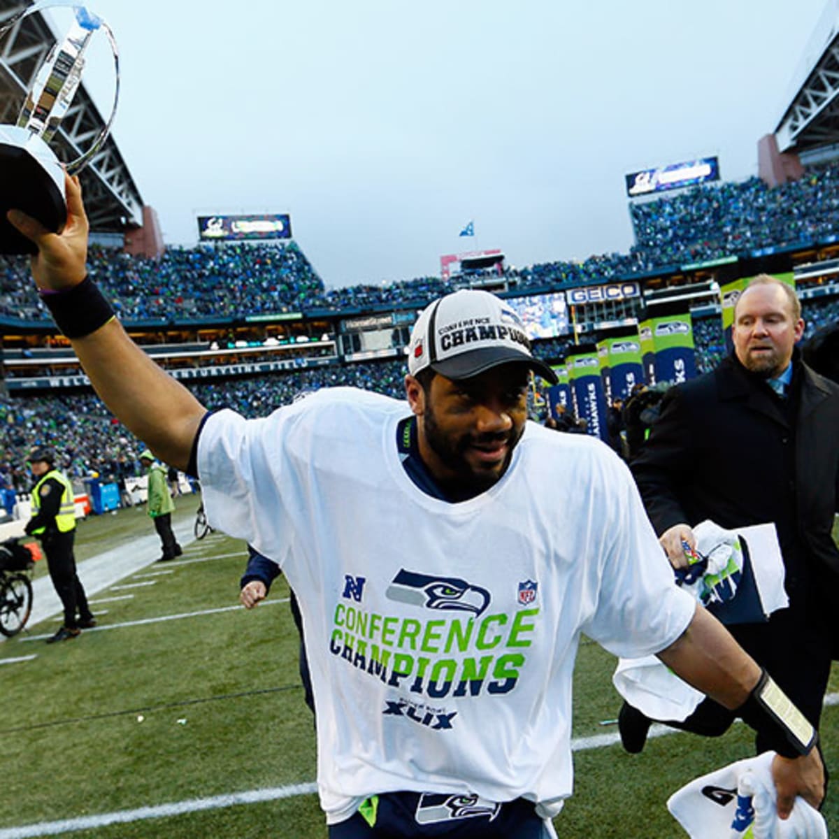 Russell Wilson keeps tight circle in wake of Seattle Seahawks' Super Bowl -  Sports Illustrated