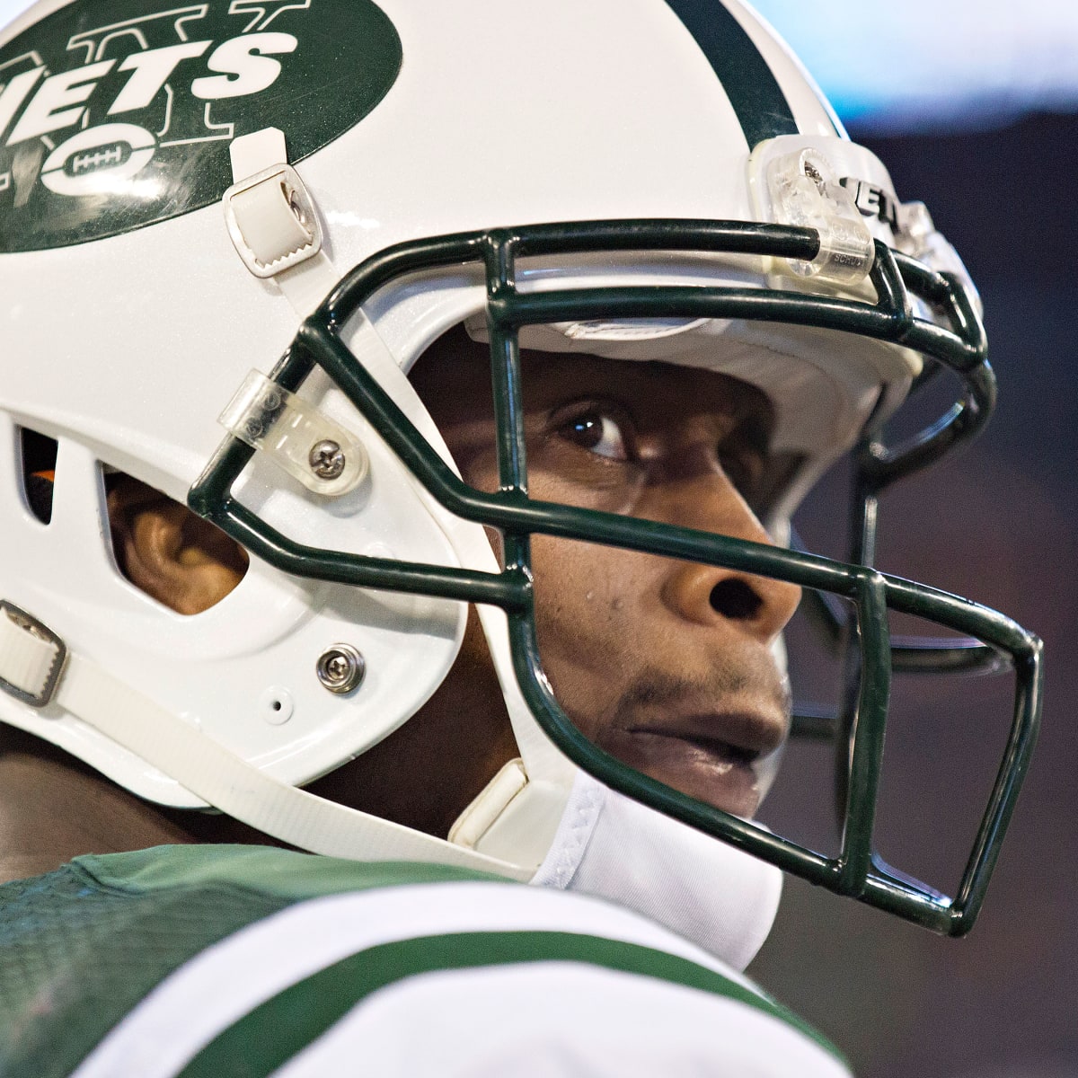 NFL reviewing Jets' locker room sucker-punch of Geno Smith