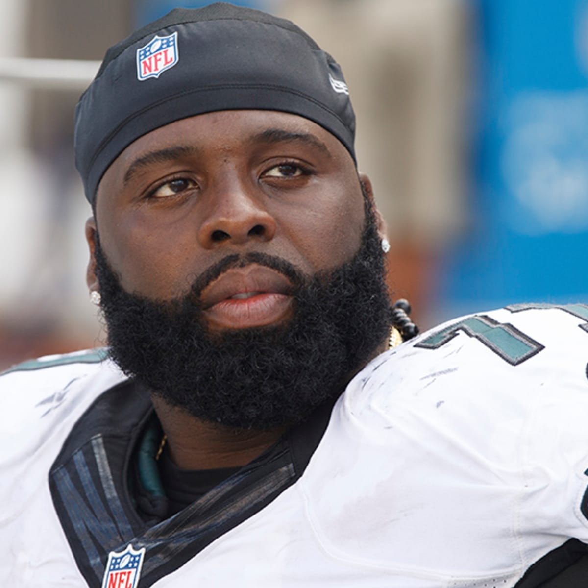 EAGLES LEGENDARY LEFT TACKLE JASON PETERS SIGNS WITH DA BEARS