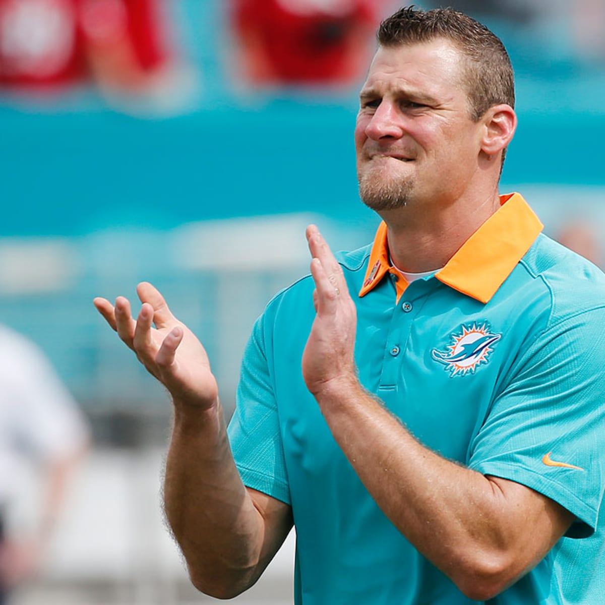 Interim coach Dan Campbell happy with Miami Dolphins' ability to 'violently  compete'