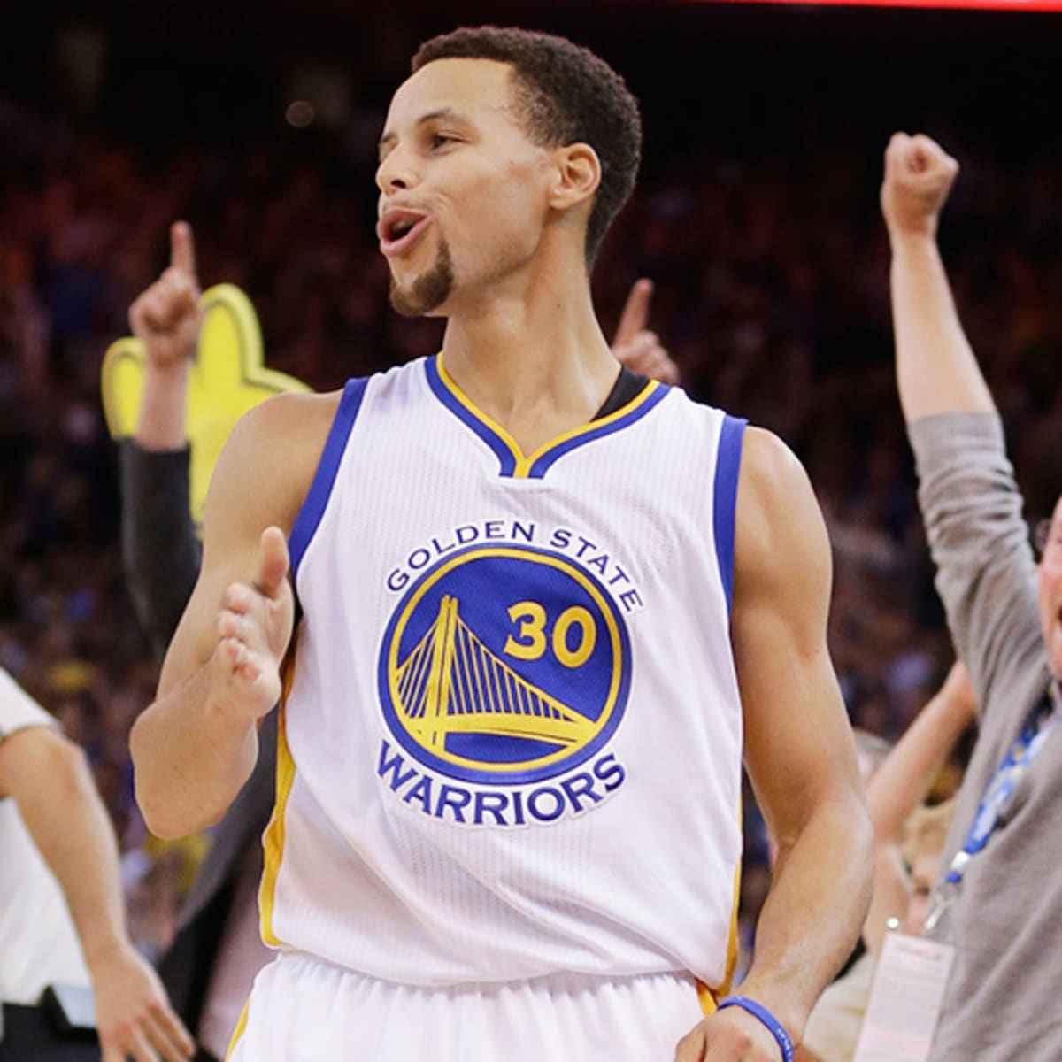 Curry iguala marca histórica, mas Warriors perdem para os Clippers