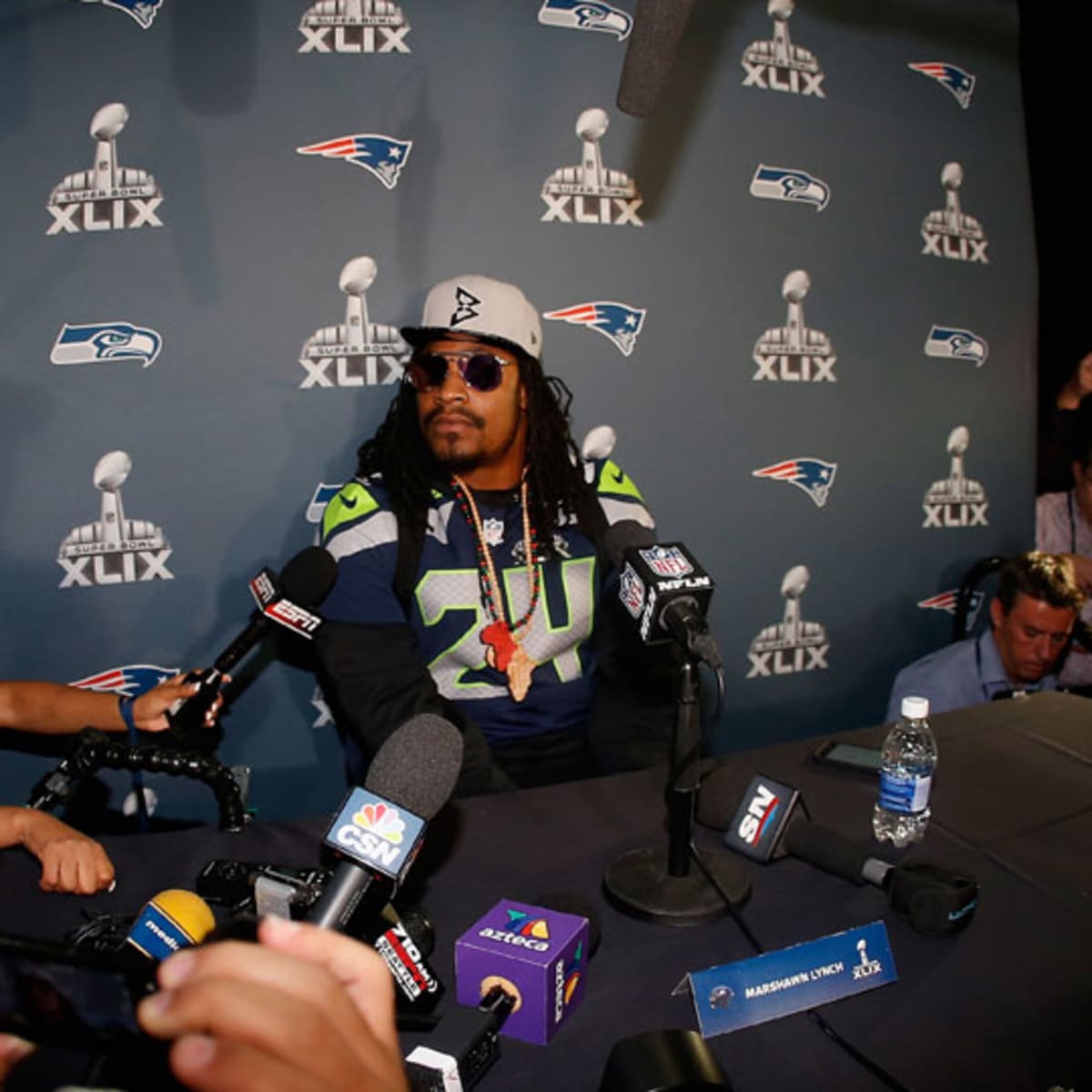 Marshawn Lynch could be fined for wearing 'Beast Mode' hat - Los