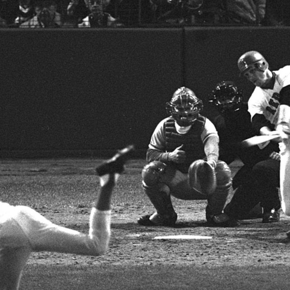 Carlton Fisk never grows tired of watching his Game 6 moment - The Boston  Globe