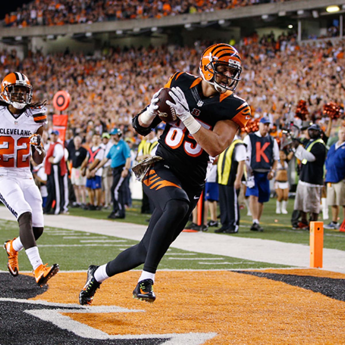 Browns fail to contain Bengals tight end Tyler Eifert