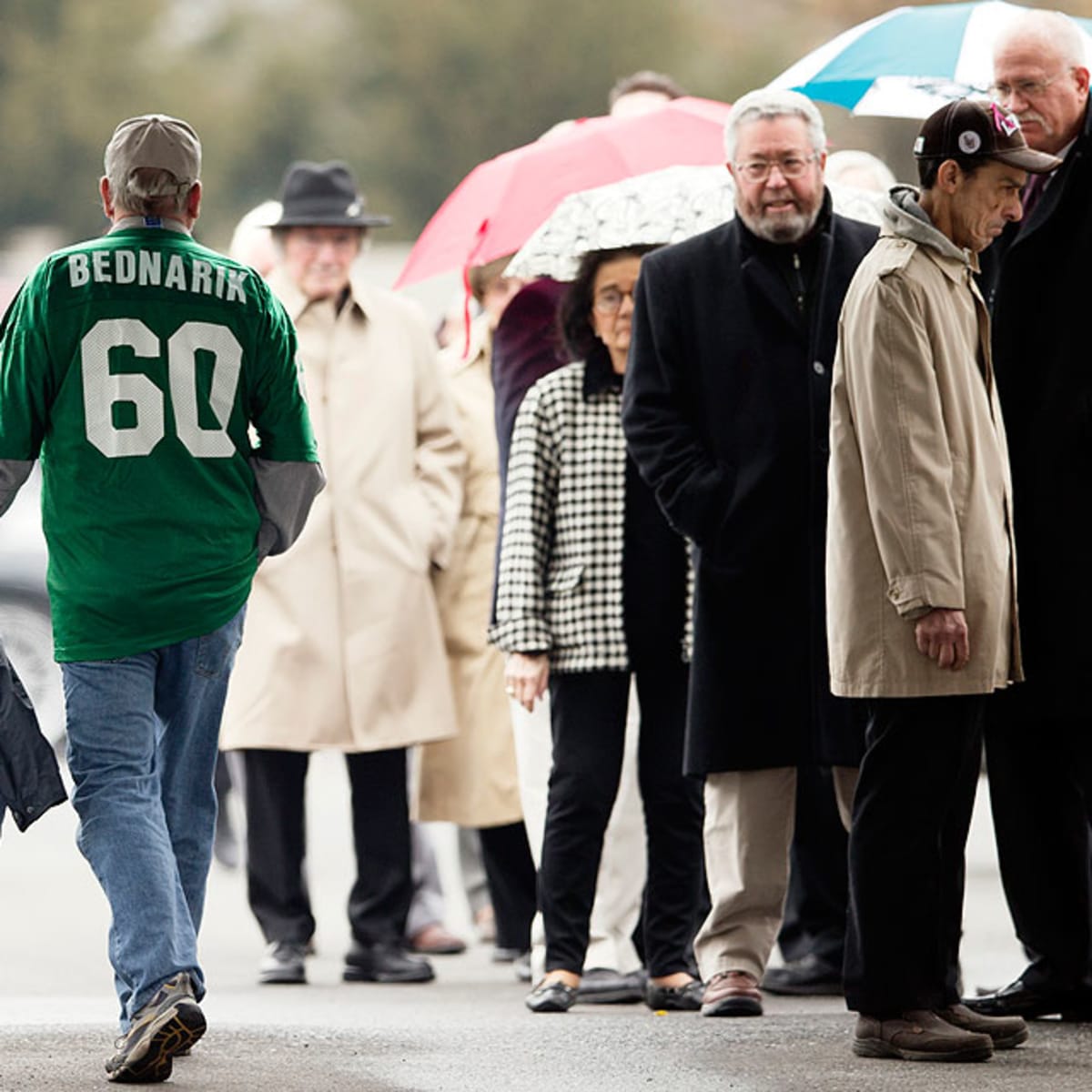 Eagles: 60-minute man Chuck Bednarik has died at 89