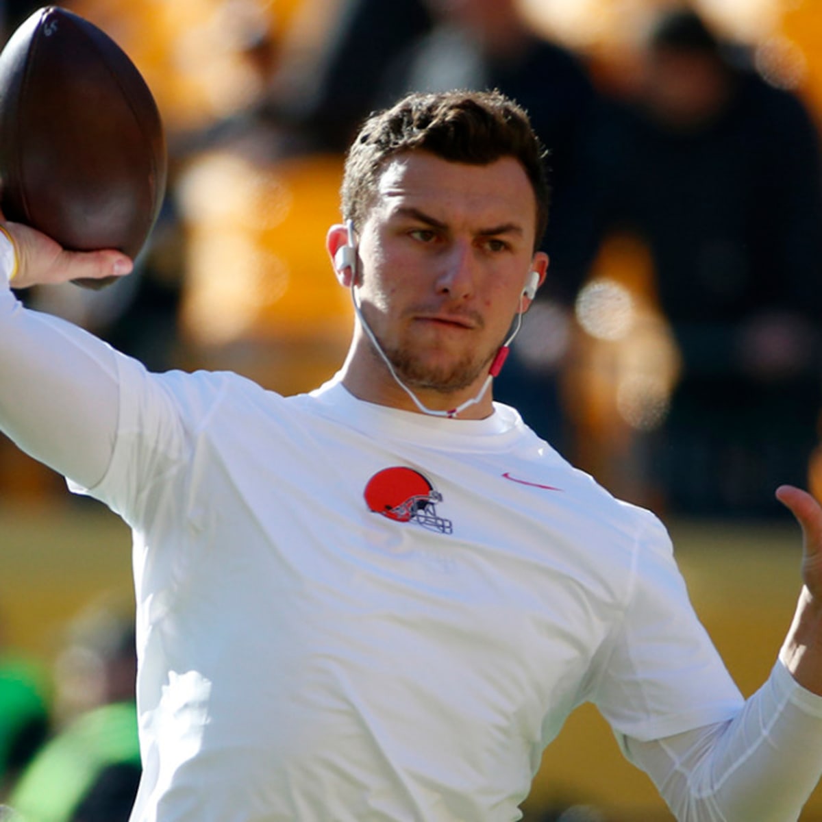 Cleveland Browns demote JOhnny Manziel after partying video