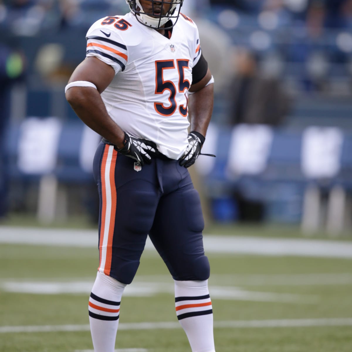 Bears Pro Bowl LB Lance Briggs hints at retirement