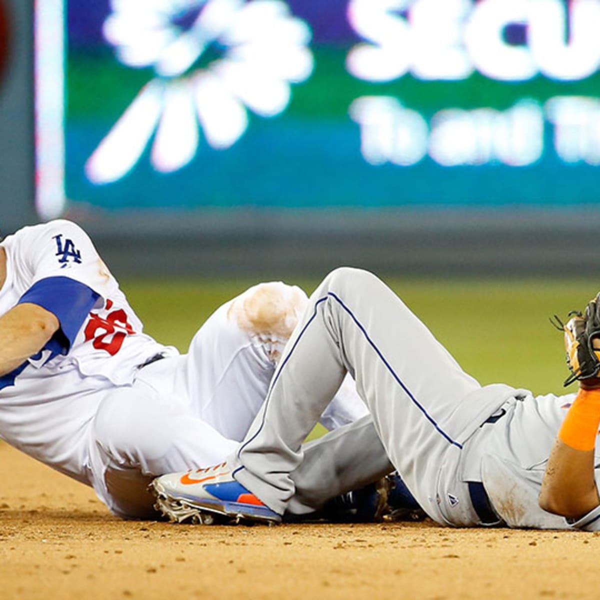 MLB suspends Dodgers' Chase Utley for two playoff games for