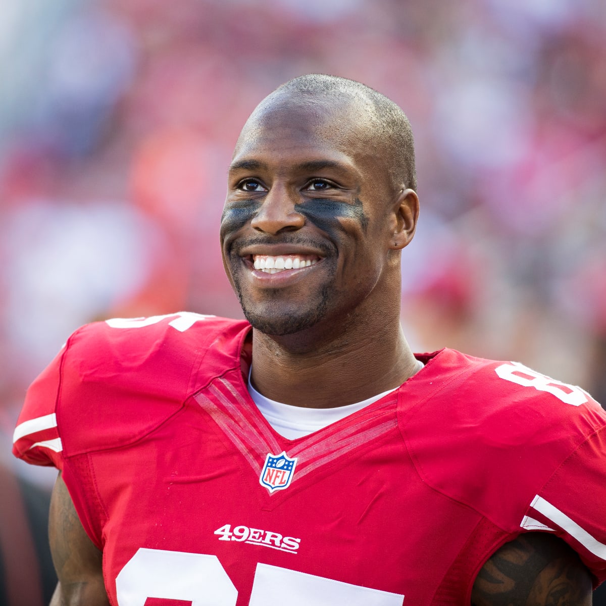 Vernon Davis Proud of Former 49ers Teammate Walker