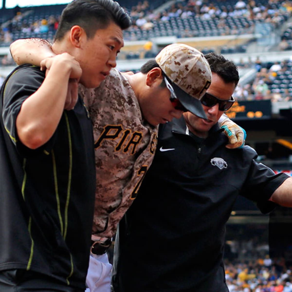 Pirates rookie Jung Ho Kang injured, out for season