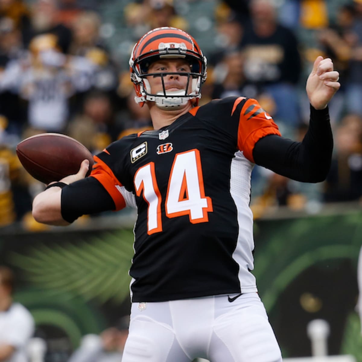 AJ McCarron steps in for injured Andy Dalton in Bengals' win