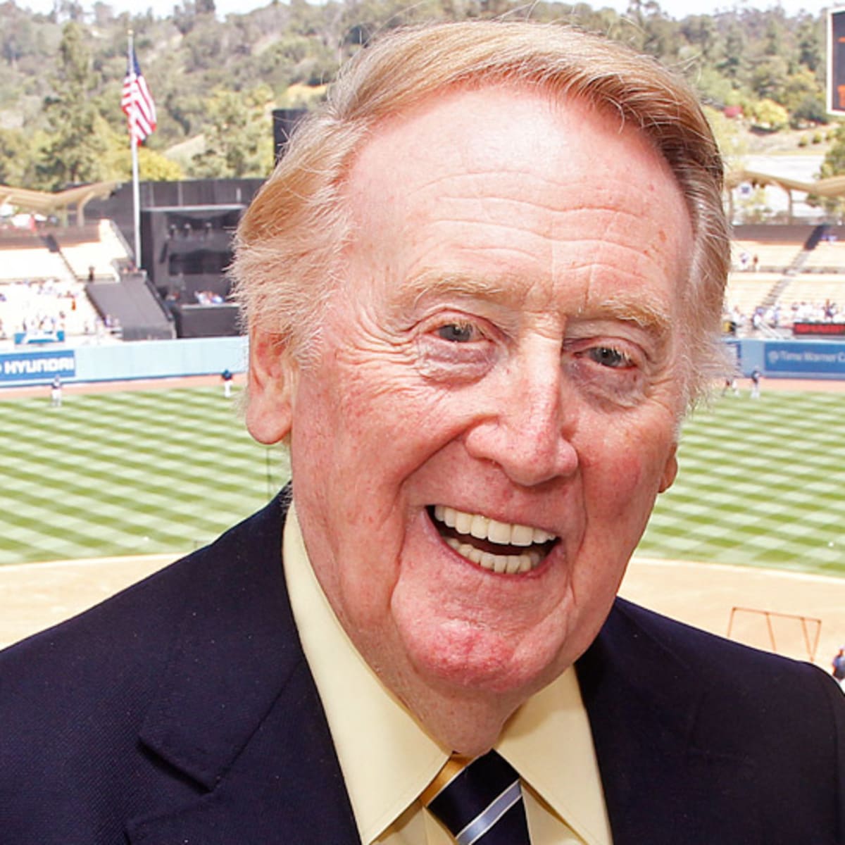 Los Angeles Dodgers on X: For Vin. 🎙️ Tonight's Vin Scully