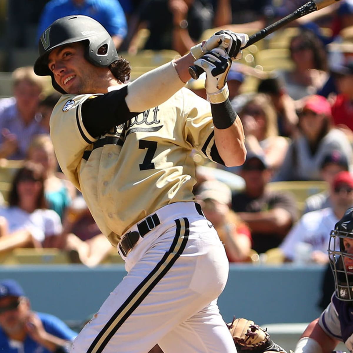 Diamondbacks sign first-overall pick Dansby Swanson at deadline