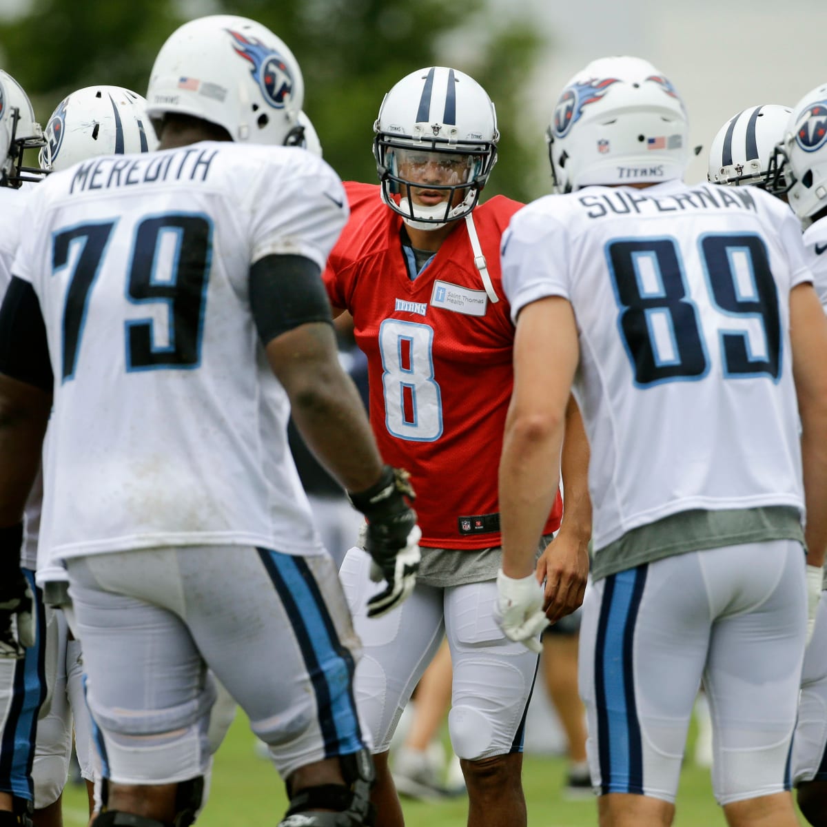 East Rutherford, New Jersey, USA. 13th Dec, 2015. Tennessee Titans  quarterback Marcus Mariota (8) in action prior to the NFL game between the Tennessee  Titans and the New York Jets at MetLife