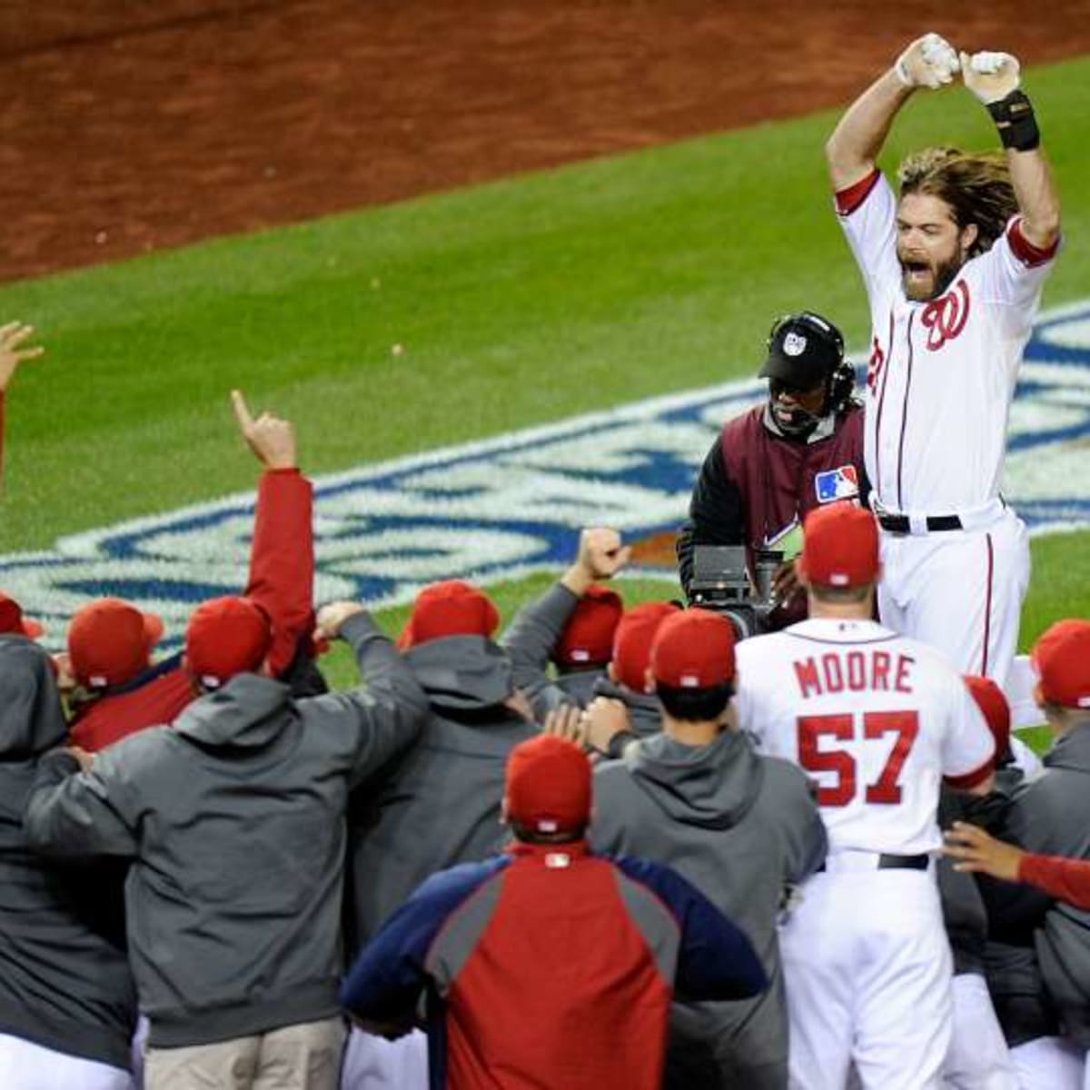 Kid gets slapped for booing Jayson Werth