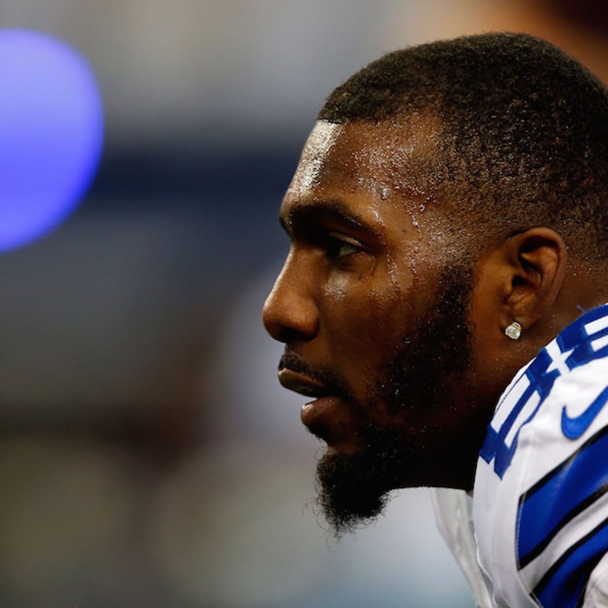 Dez Bryant live tweets Cowboys-Panthers, thinks Dallas would have