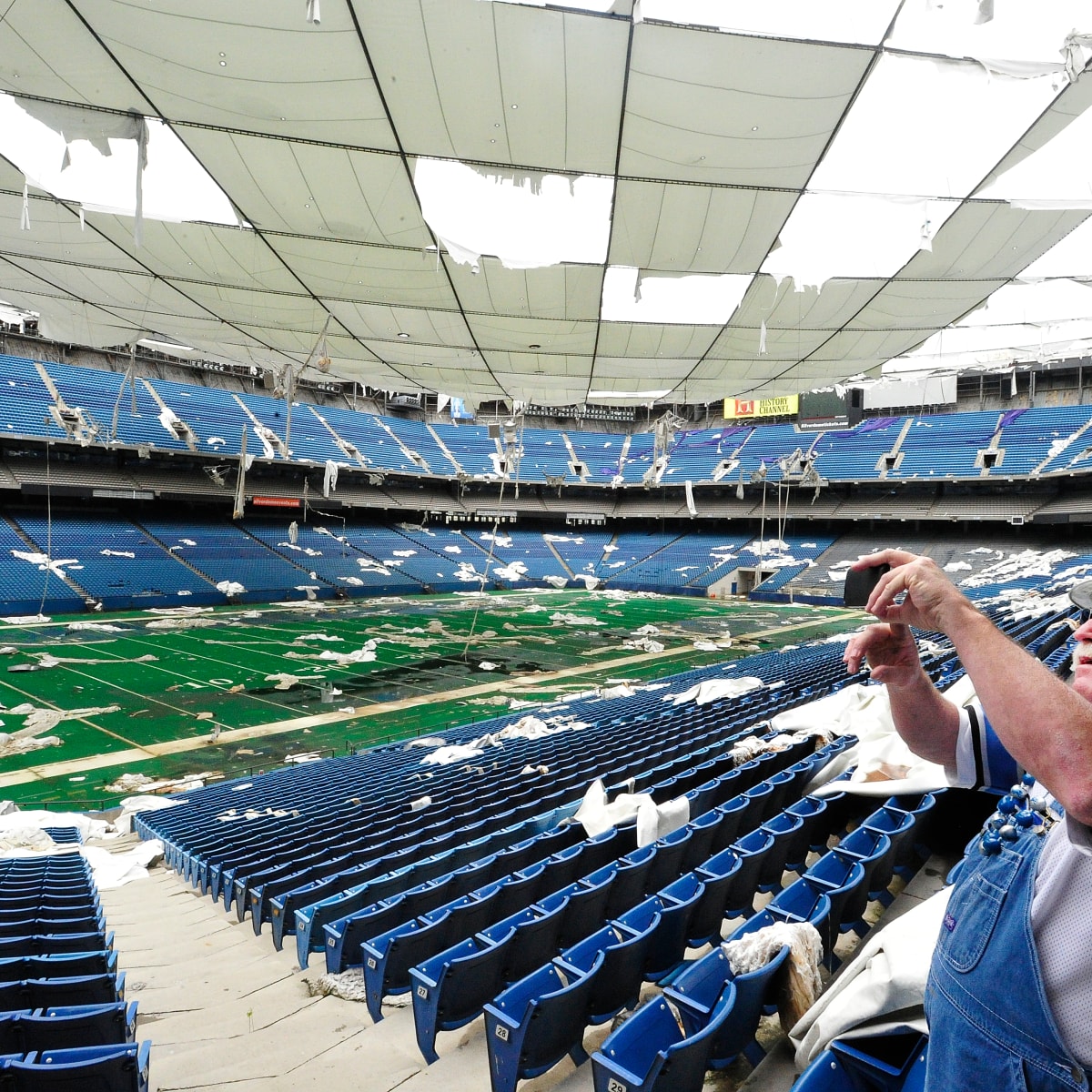 Pontiac Silverdome: Detroit Lions stadium will be demolished - Sports  Illustrated