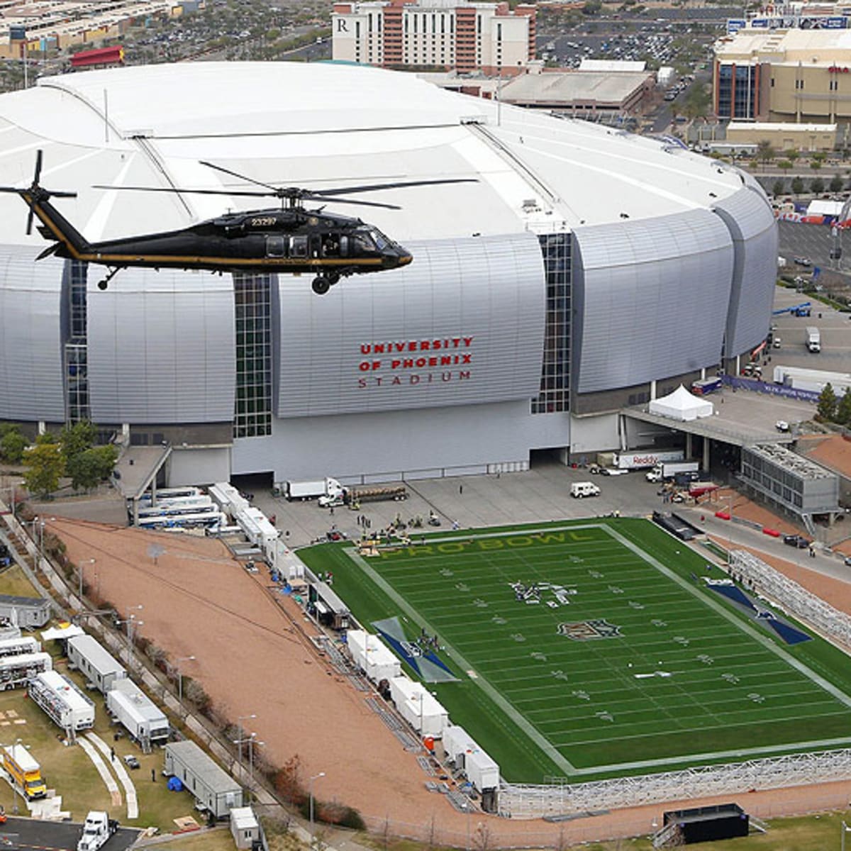 NFL ships in Alabama turf for Super Bowl on Arizona Stadium's retractable  field