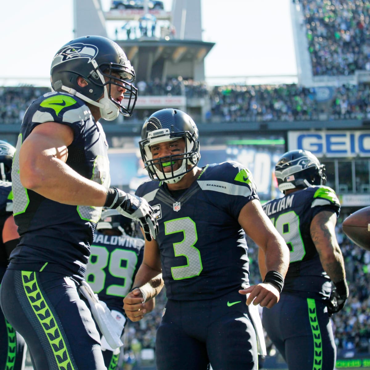 Tyler Lockett, Jimmy Graham star in Seahawks' 26-0 defeat of Bears