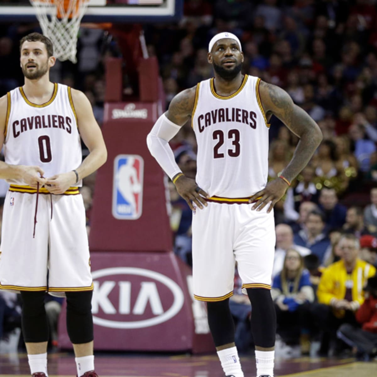 Cavs' Kevin Love dunked on in LeBron James' Cleveland homecoming