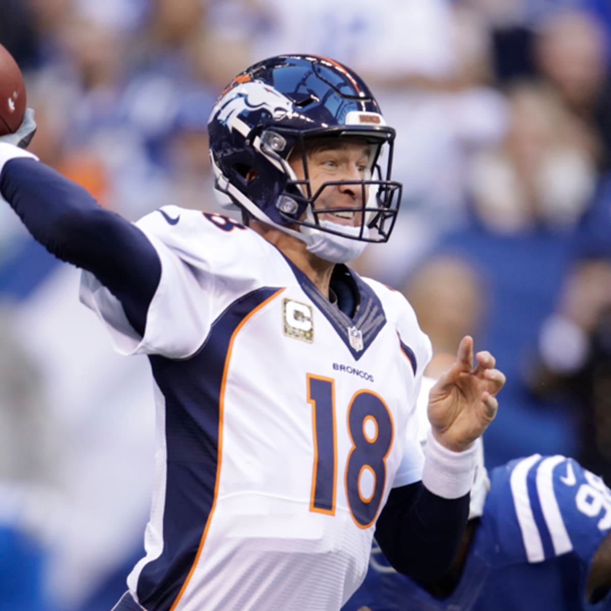 Peyton Manning breaks NFL career TD passes record