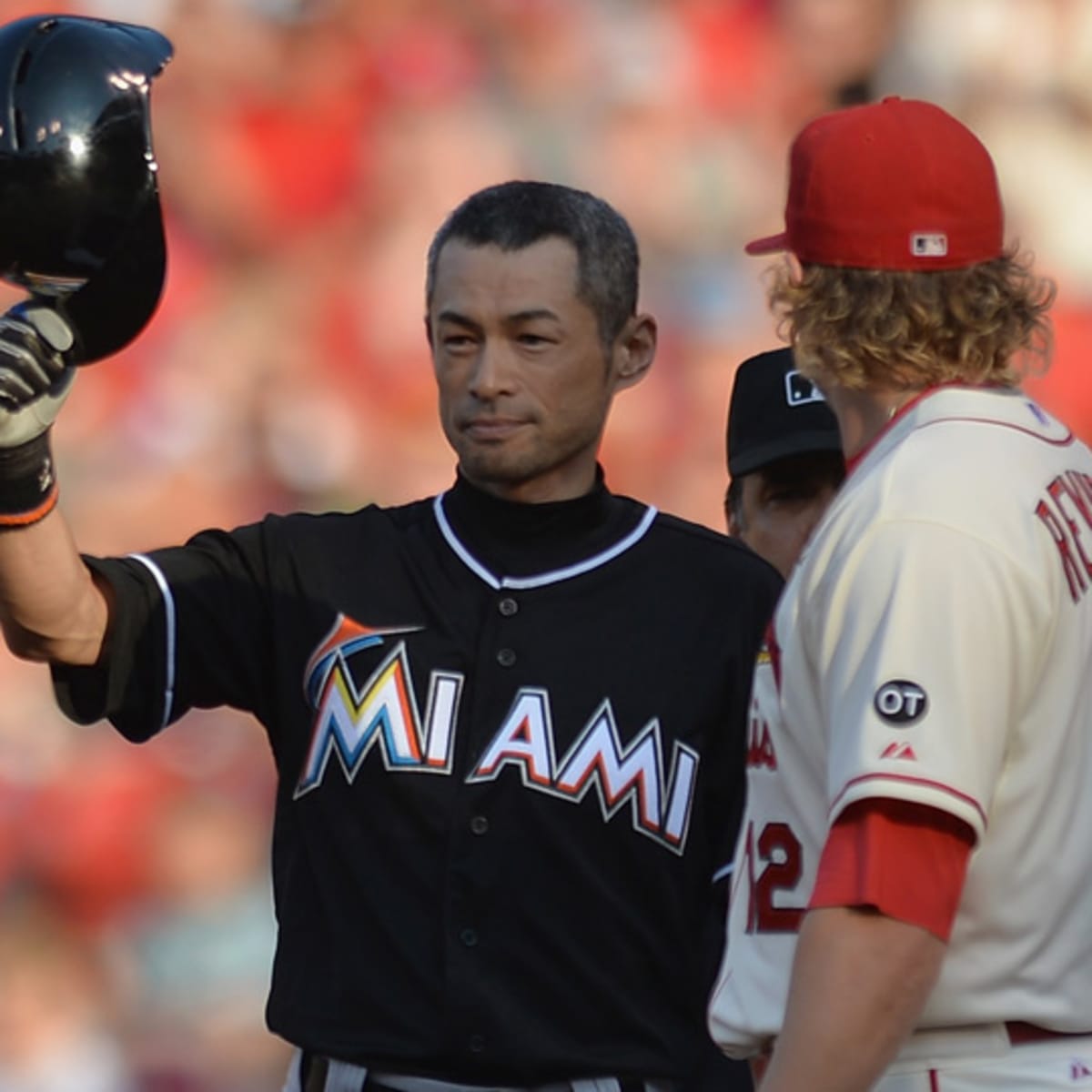 Ichiro Suzuki passes Pete Rose in combined professional hits