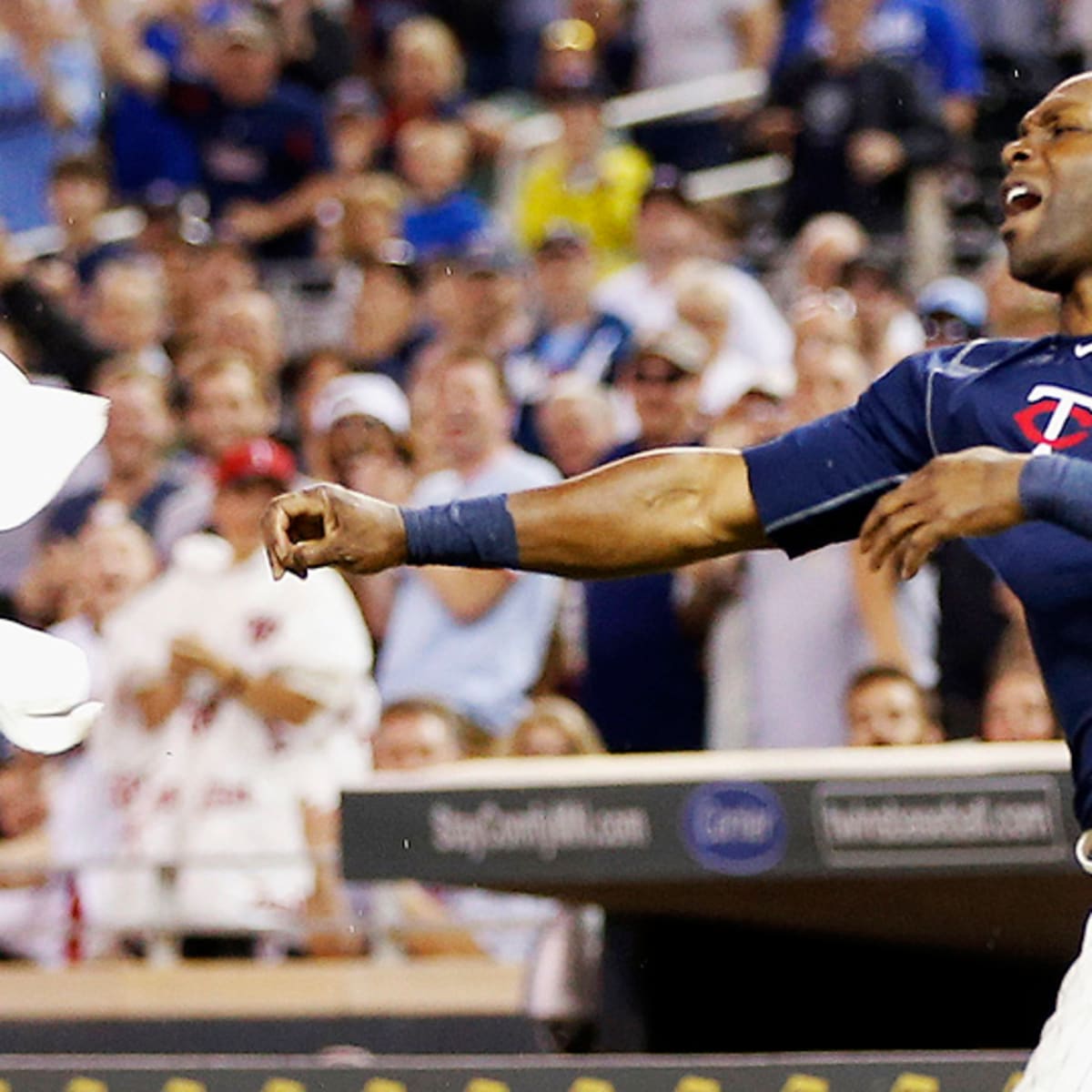 Watch: Torii Hunter gets ejected, goes nuts