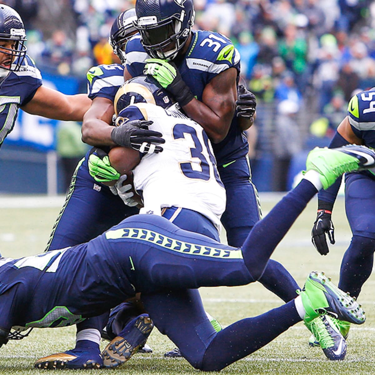 Seahawks fan creates Super Bowl ring for the 12s