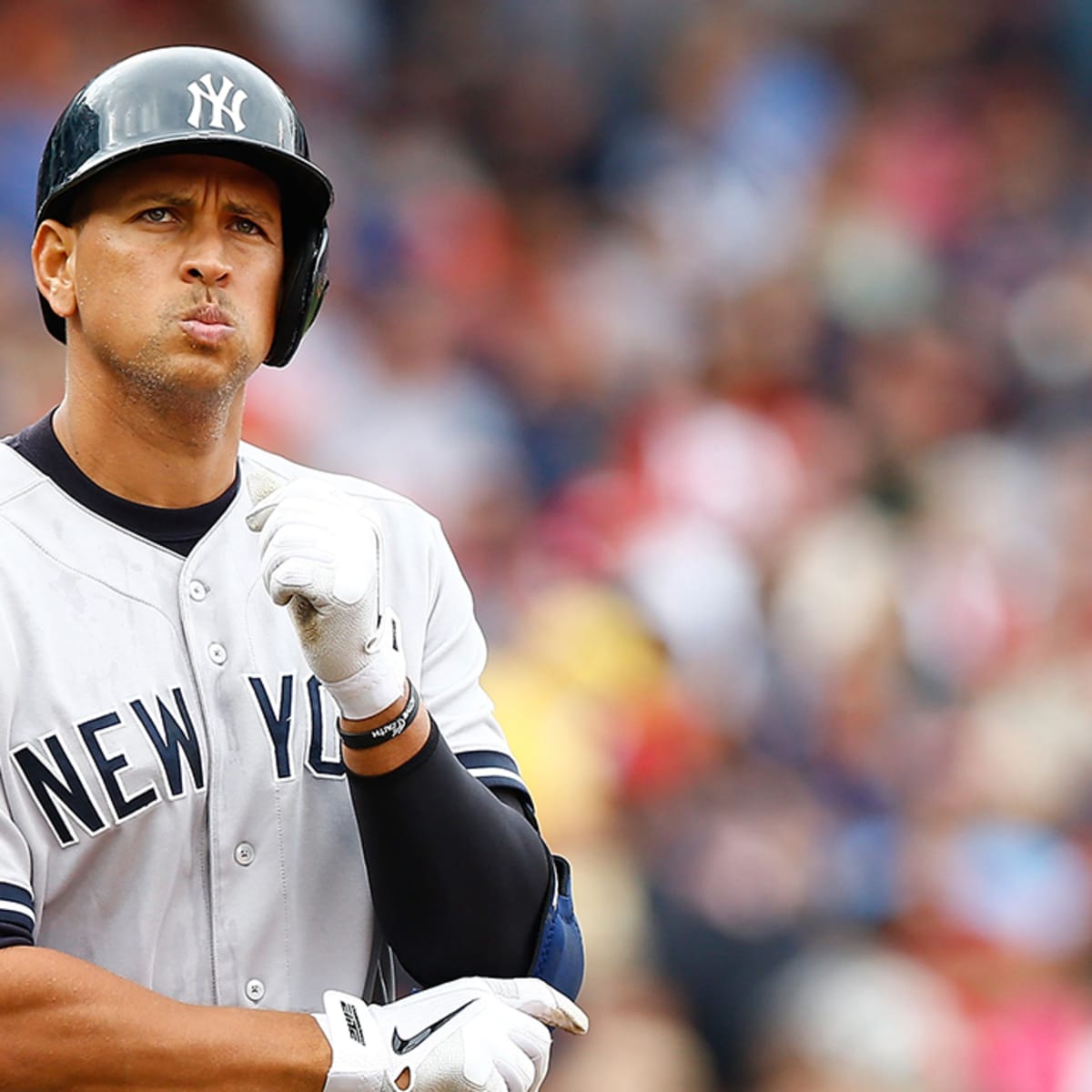 Alex Rodriguez Apologizes to the Fans