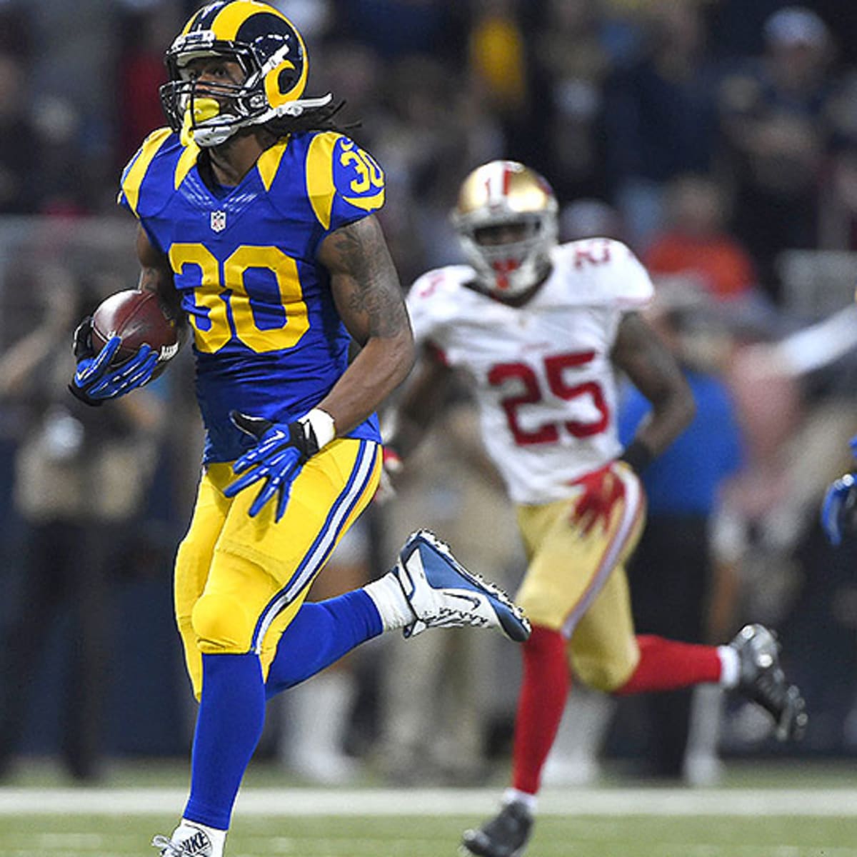 Todd Gurley Becomes 3rd Rookie in Rams History to Reach 1,000