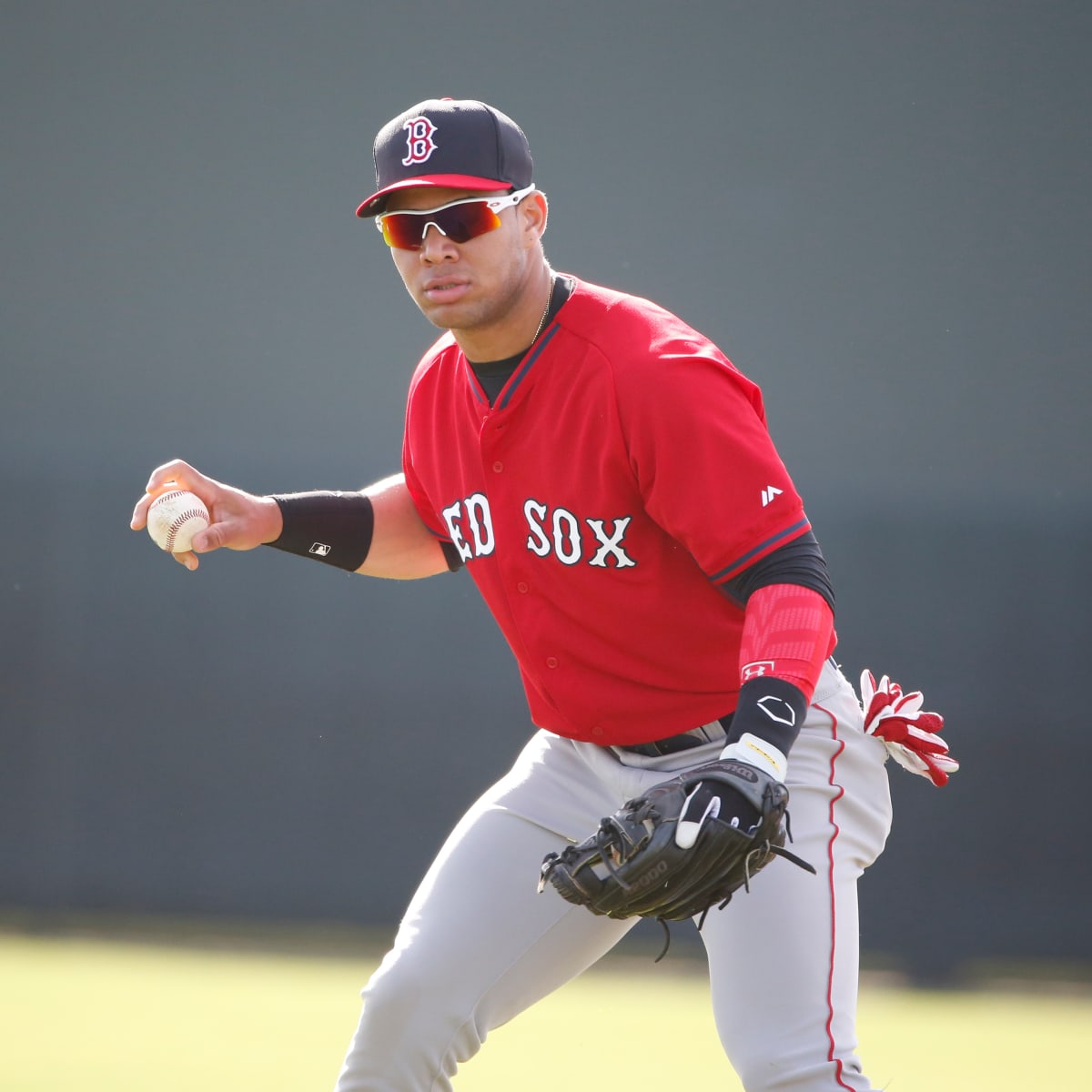 Yoan Moncada will make his minor league debut for the Red Sox this