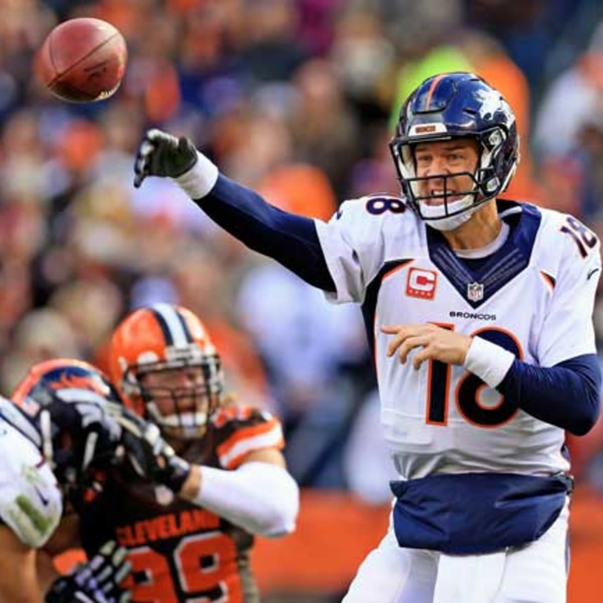 Peyton Manning's disgust at Broncos game management shows