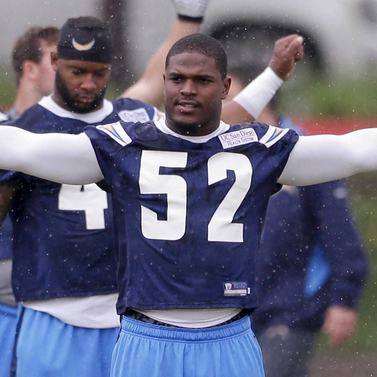 Los Angeles Chargers vs. Seattle Seahawks: Denzel Perryman carted off