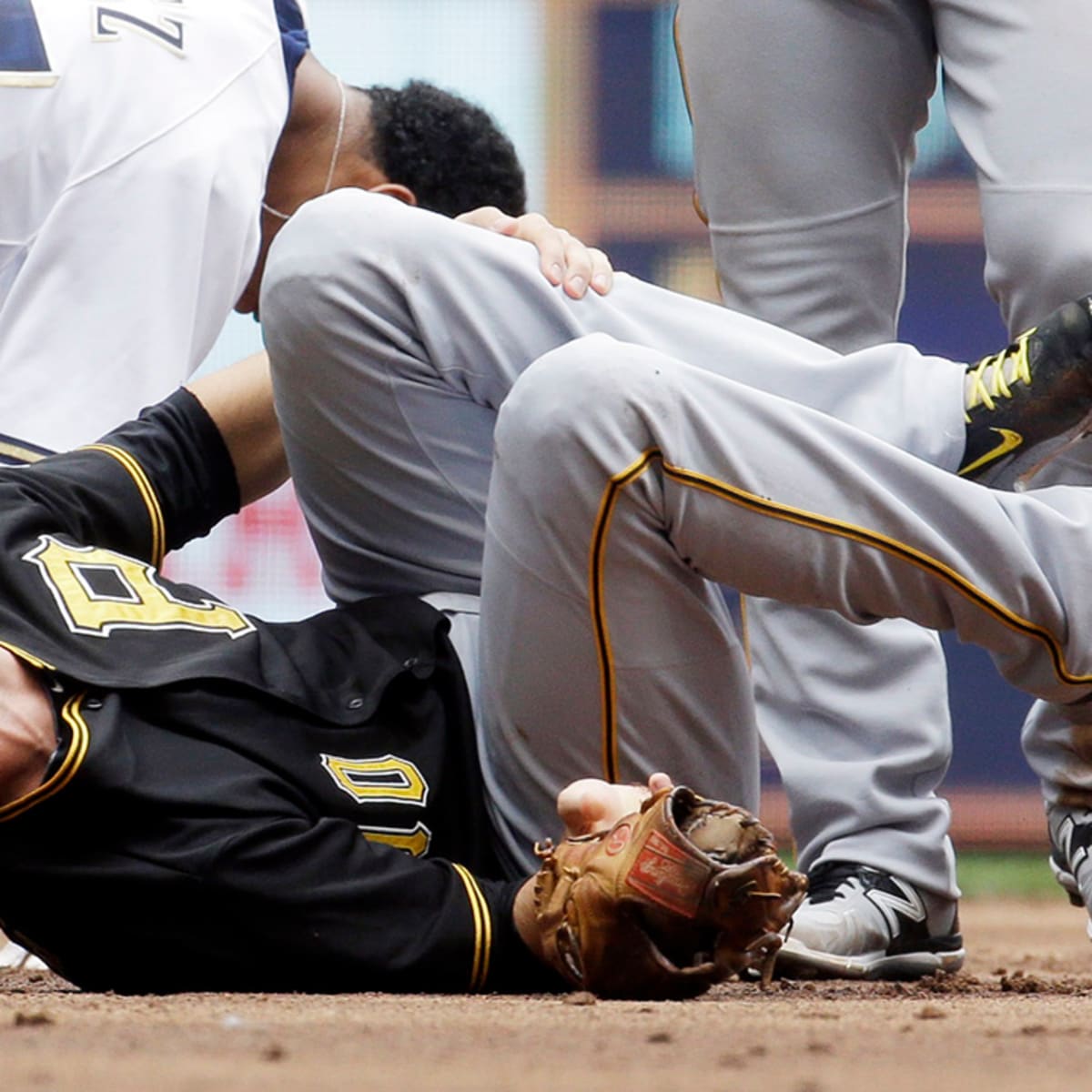 Jordy Mercer plays against Pittsburgh Pirates