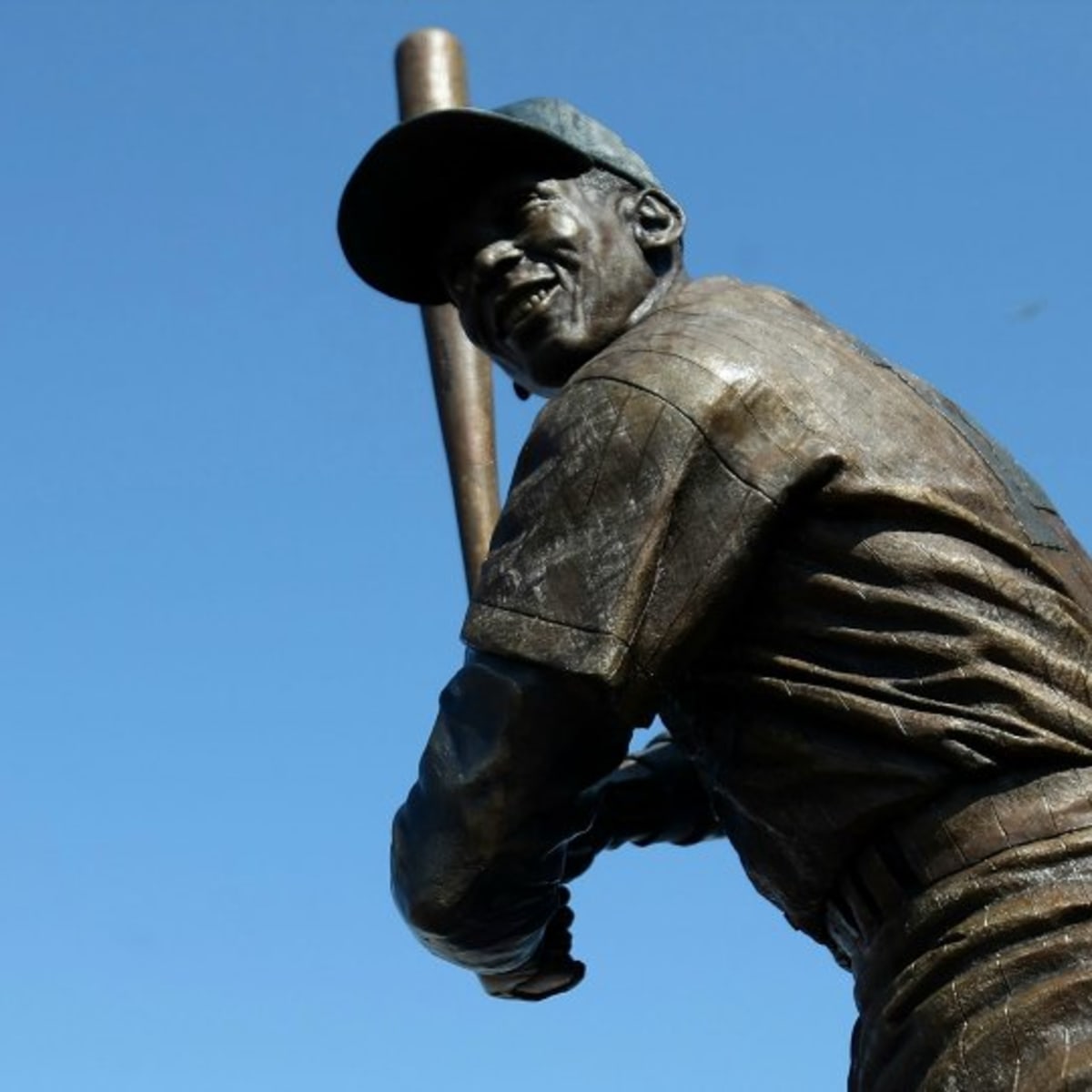 The Ron Santo and Billy Williams statues removed from Wrigley