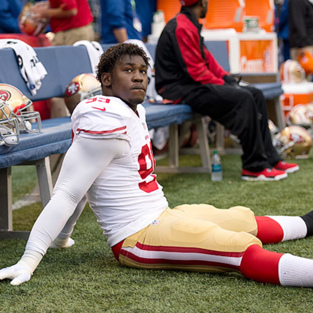 49ers activate troubled linebacker Aldon Smith