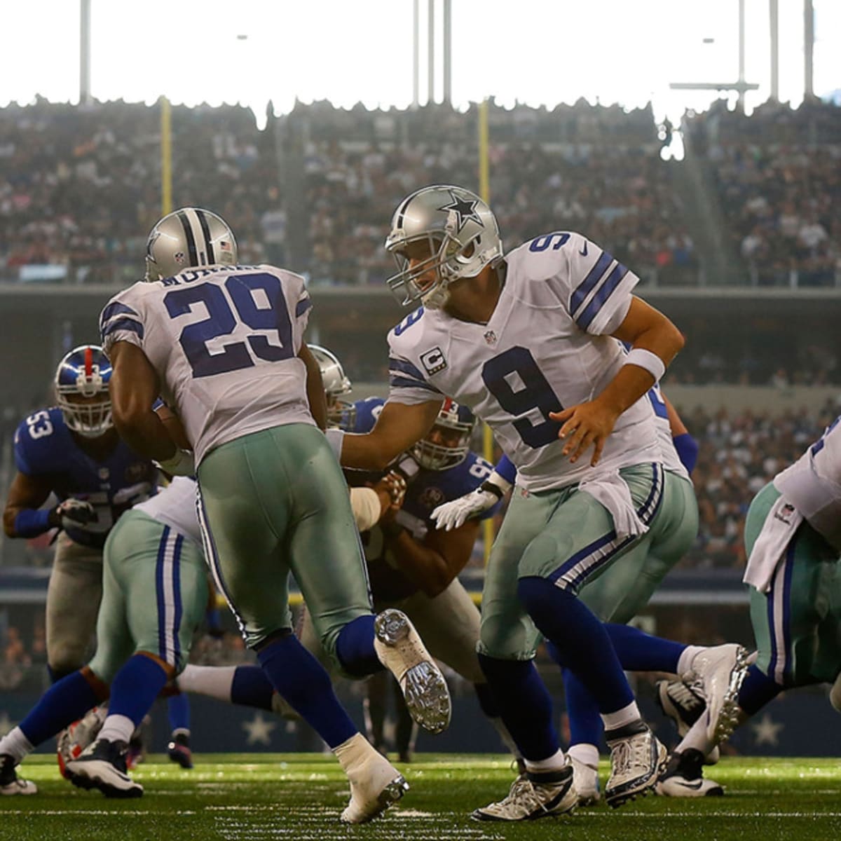 Dallas Cowboys star RB DeMarco Murray was a gifted dunker on the hardwood