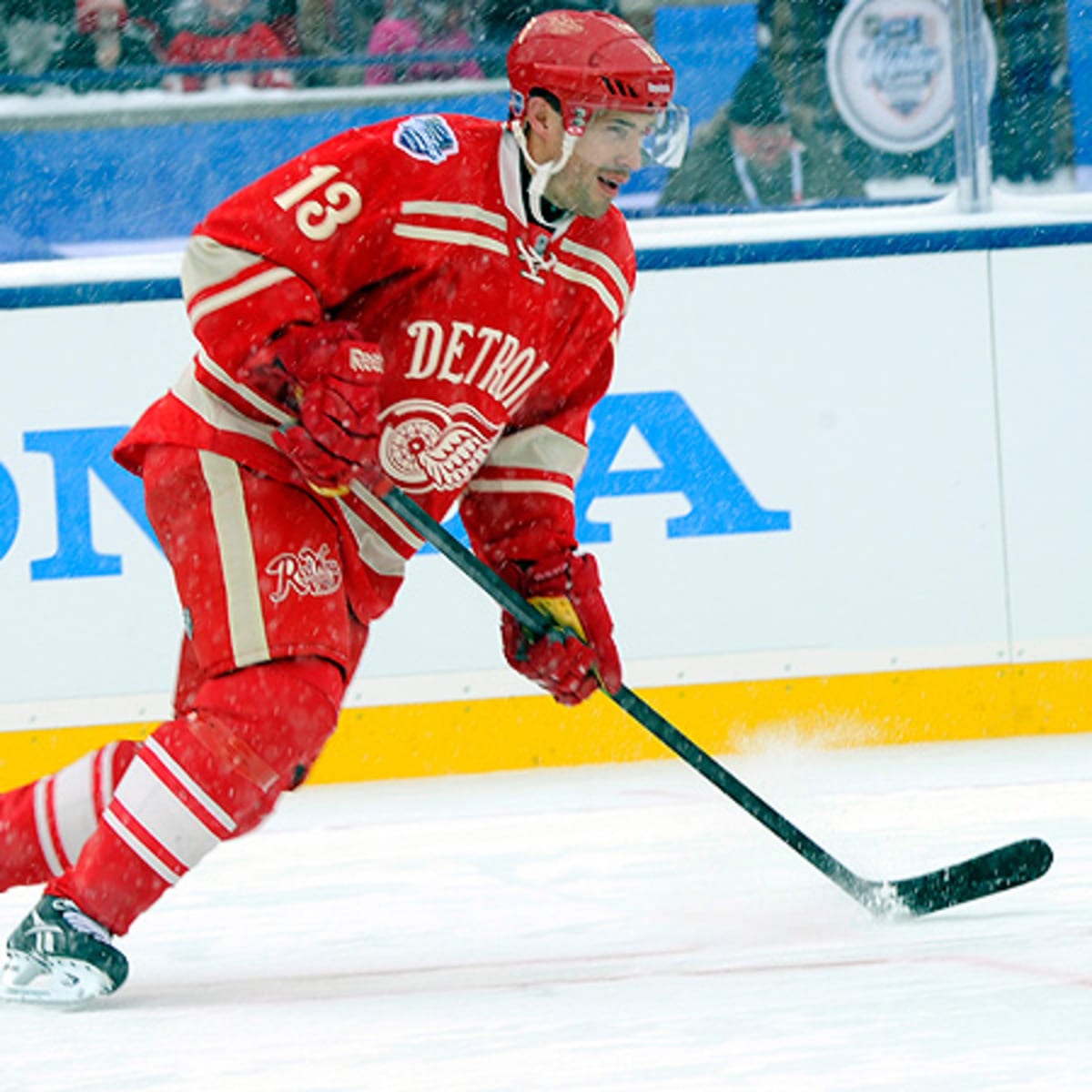 Pavel Datsyuk injures shoulder in Red Wings' pre-season opener