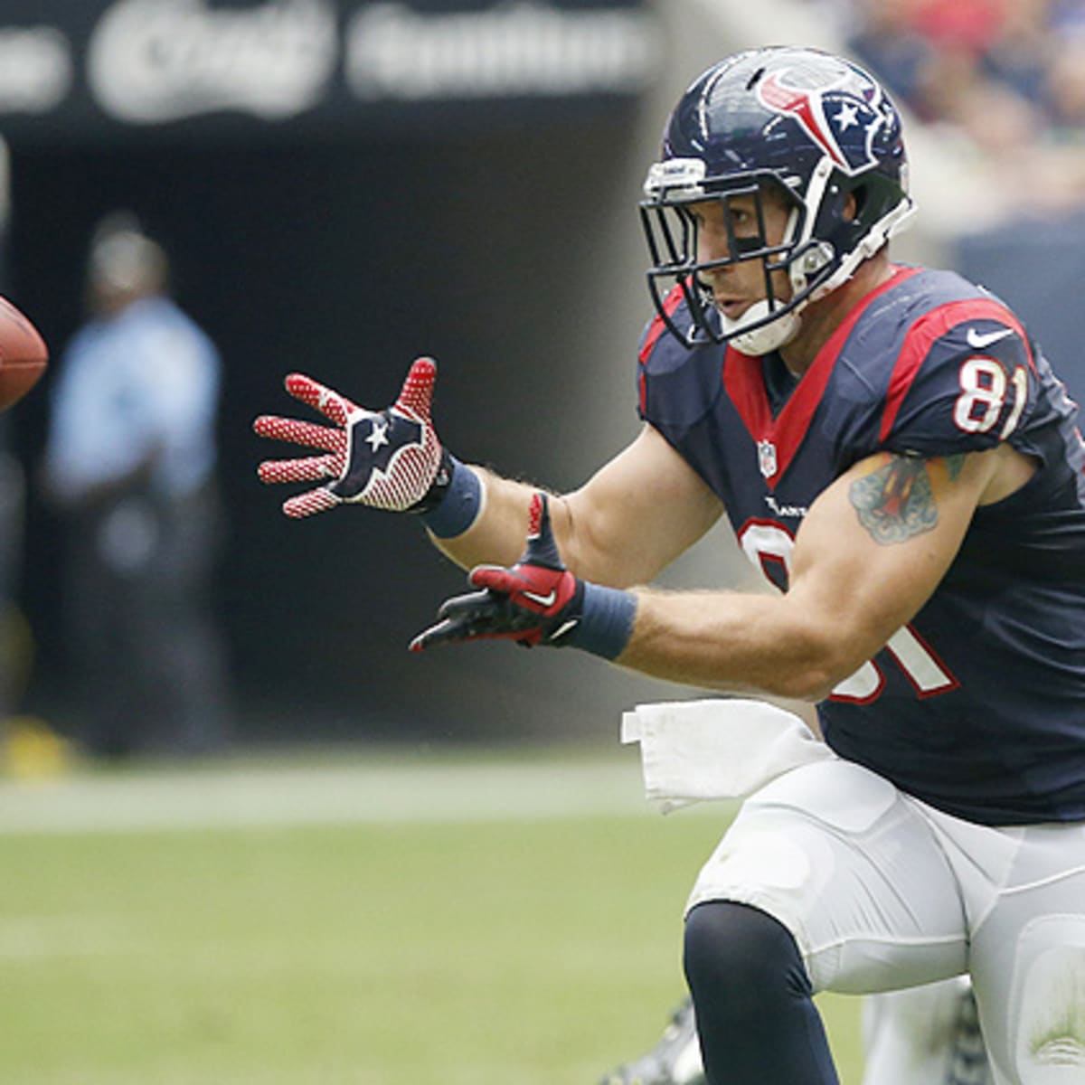 Owen Daniels of the Houston Texans runs with the ball during the News  Photo - Getty Images