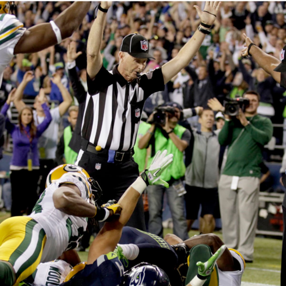 Questionable call on Hail Mary gives Seahawks win over Packers, ignites  firestorm