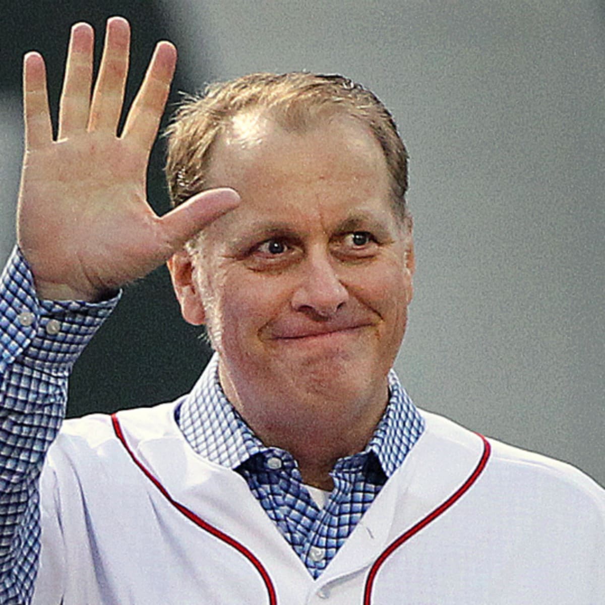 Ex-pitcher Curt Schilling joins Breitbart.com ahead of possible