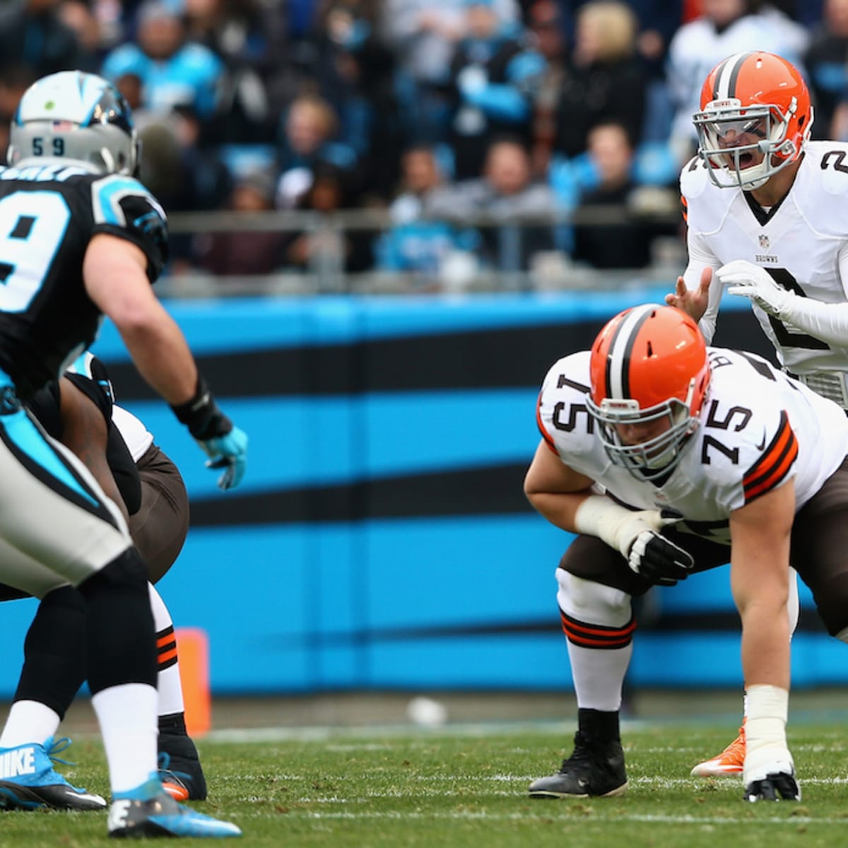 Johnny Manziel injury: Cleveland Browns QB leaves game vs. Carolina Panthers  with injury - Sports Illustrated