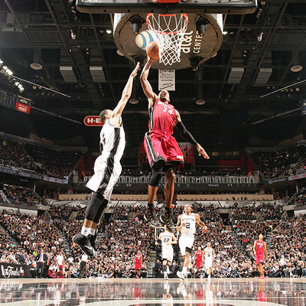 Video: Heat's Ray Allen throws down rare dunk in Game 1 of NBA Finals -  Sports Illustrated