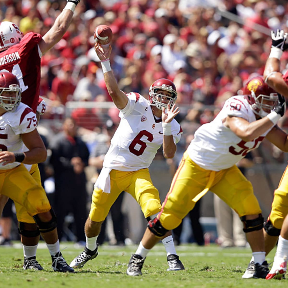 USC player responds to Stanford's awkward sportsmanship attempt with a  helmet smack 