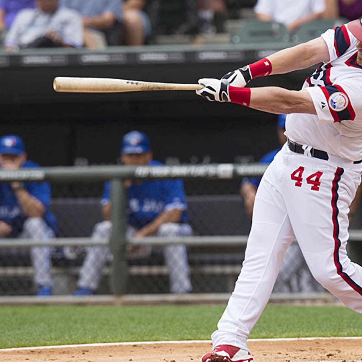 Dunn powers White Sox win