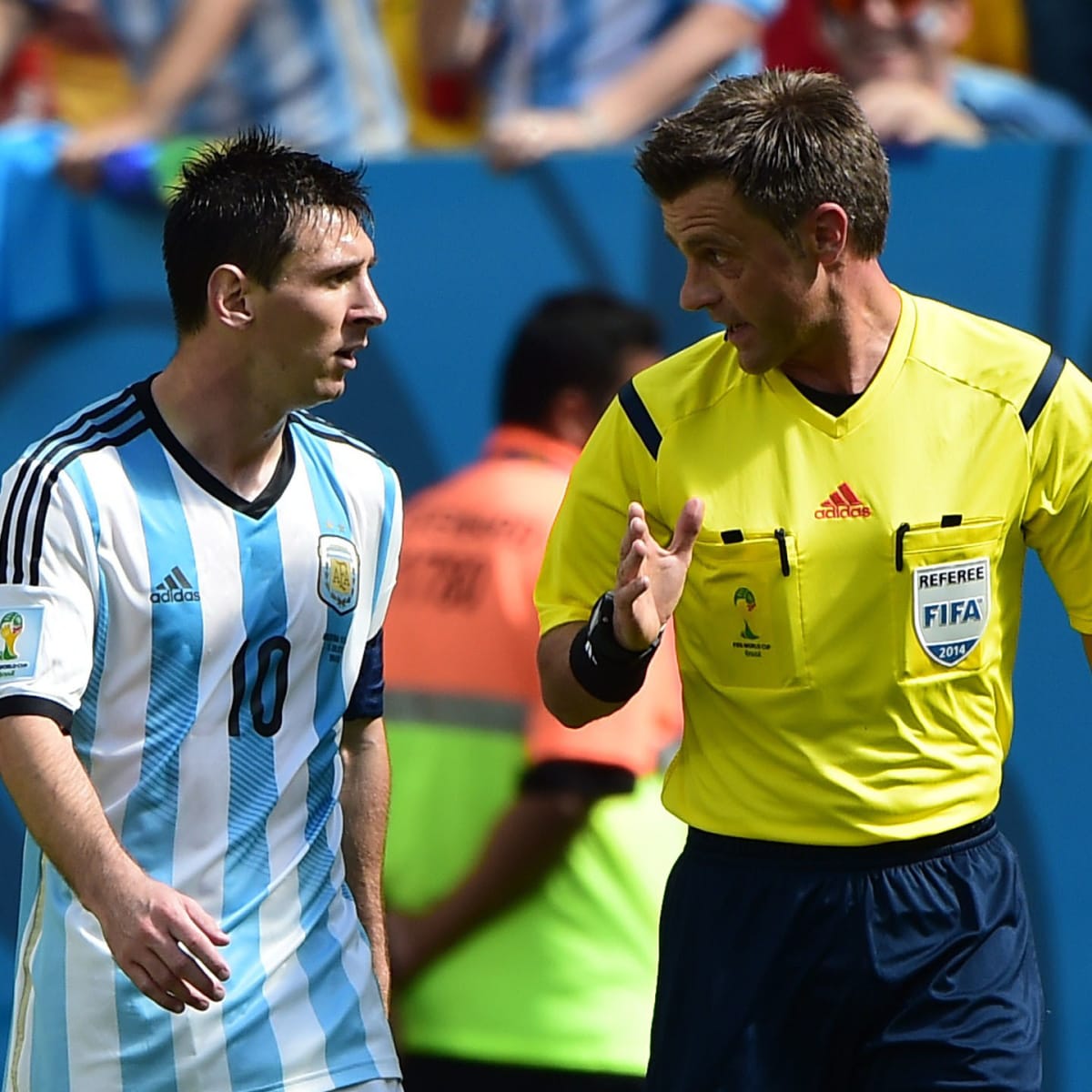 Oswald site Bewolkt Argentina vs. Germany: Italian Nicola Rizzoli to referee World Cup final -  Sports Illustrated