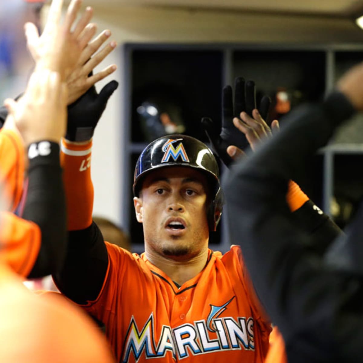 Marlins to sign Giancarlo Stanton to 13-year, $325 million deal - Sports  Illustrated
