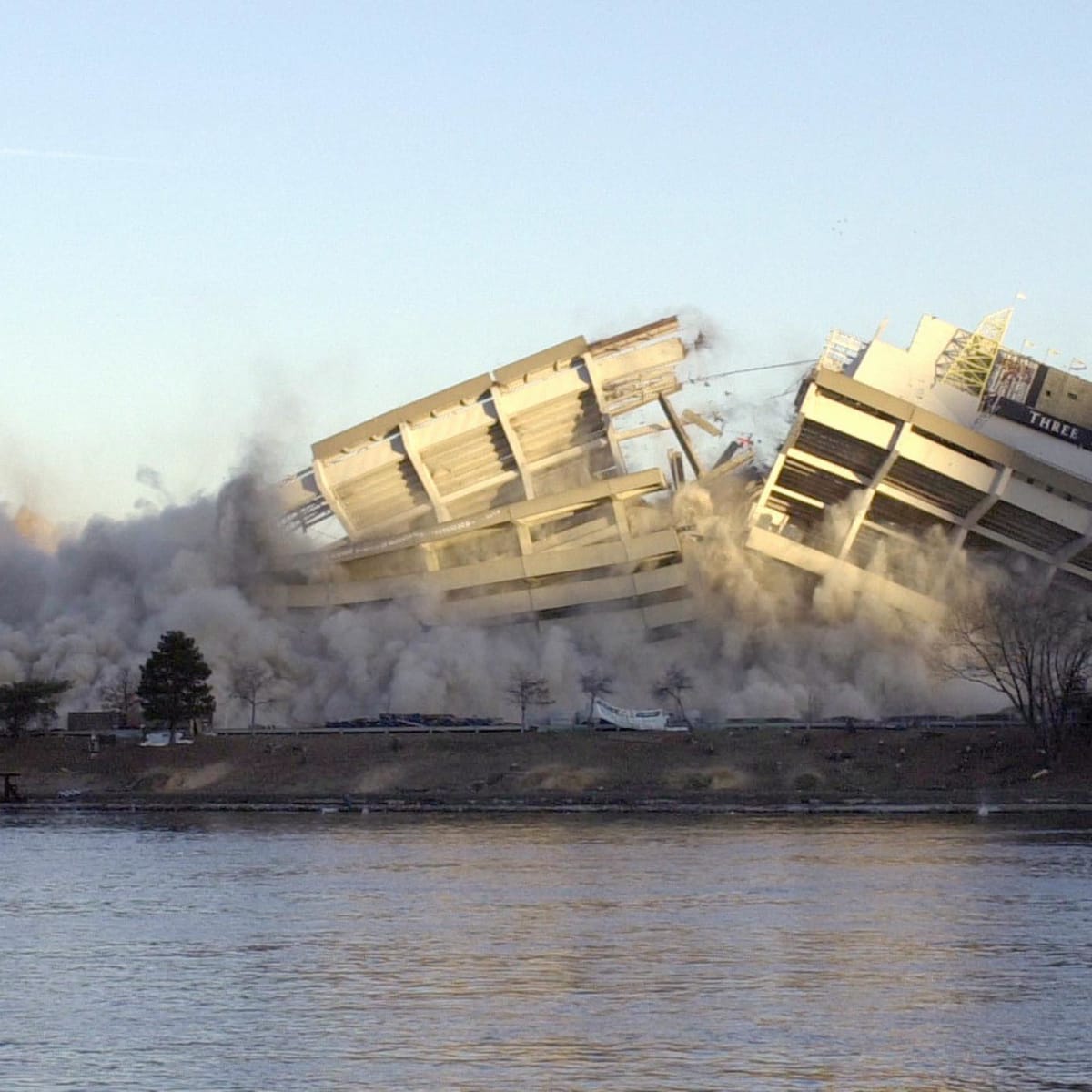 Sun Issue at AT&T Stadium: Architectural Flaw or Strategic Design